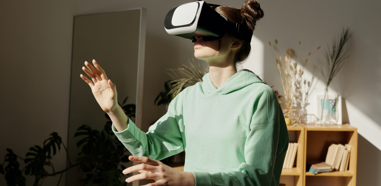 تسلط در طراحی VR: آموزش های برتر برای نمونه سازی سریع UI/UX در سال 2023 تسلط در طراحی VR: آموزش های برتر برای نمونه سازی سریع UI/UX در سال 2023